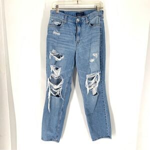 Aeropostale Light Wash Women’s Size 6 Destroyed Mom Jeans